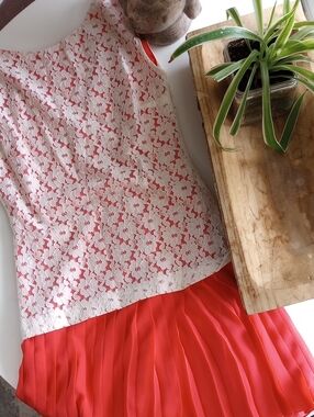 Lace Bodice Pleated Midi Dress in Coral and Ivory